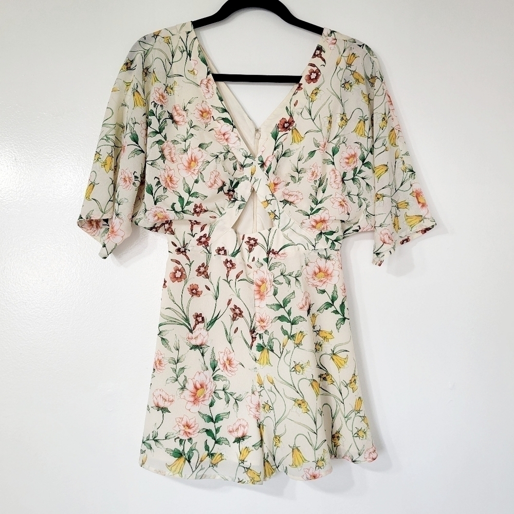 Ali & Jay Floral Romantic Cutout V-Neck Off-White Romper Size Small - Picture 4 of 13
